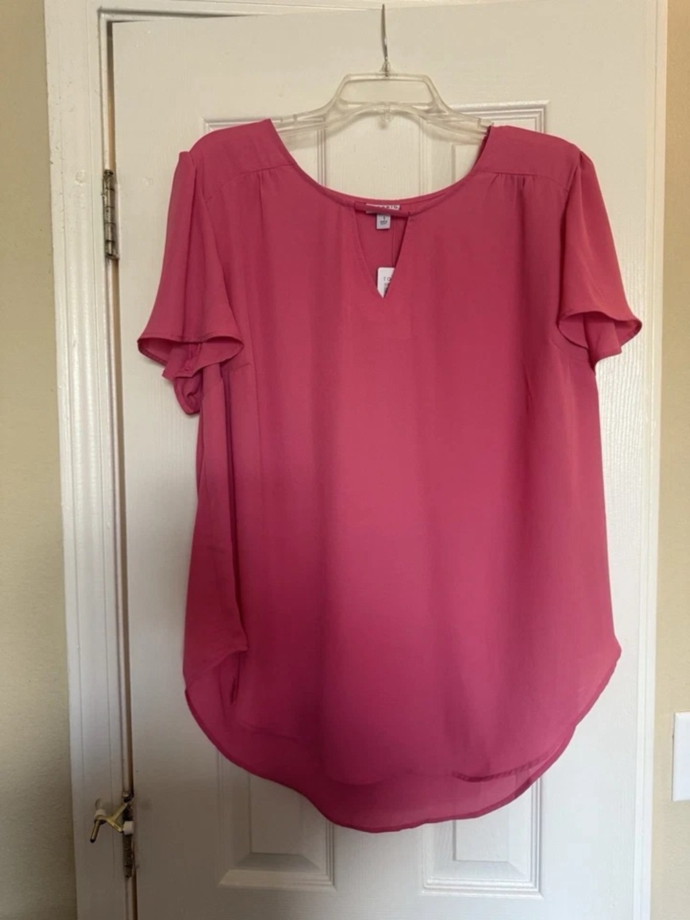 torrid Rose Pink Short Sleeve Keyhole Blouse - Picture 2 of 5